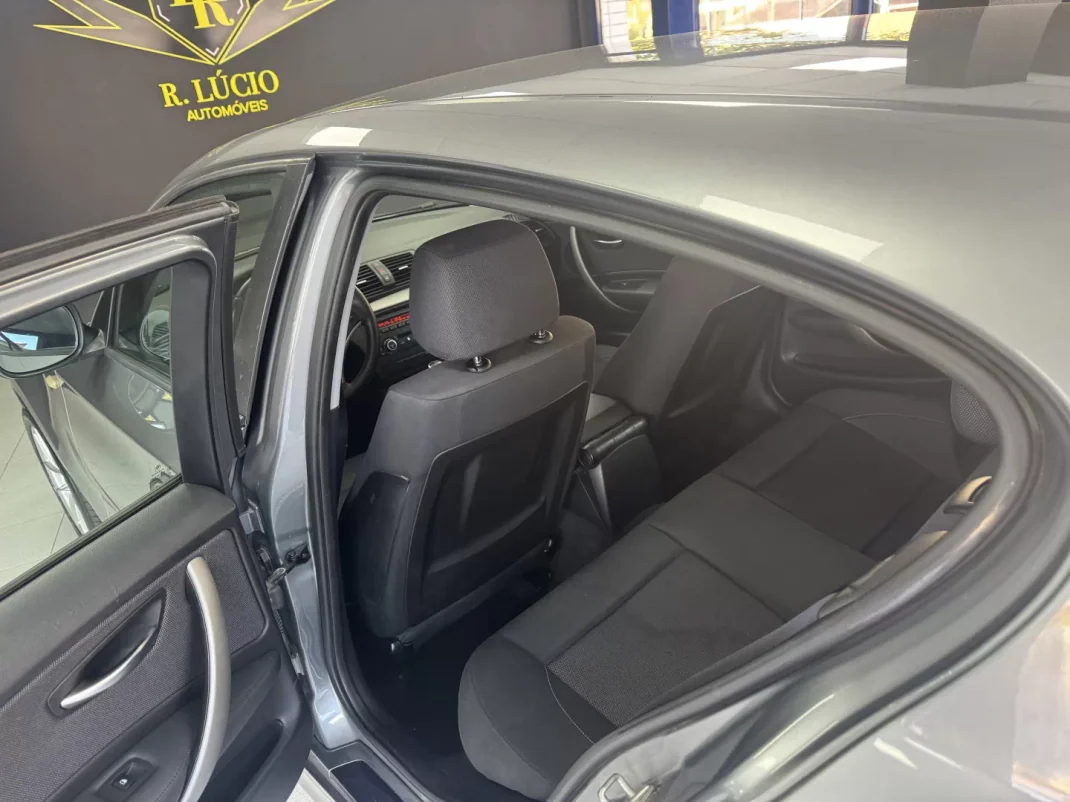 BMW 118 2010 - 9500 EUR, 241971 km - AUTO.MOTO.pt - 241971km - foto 16 de 28