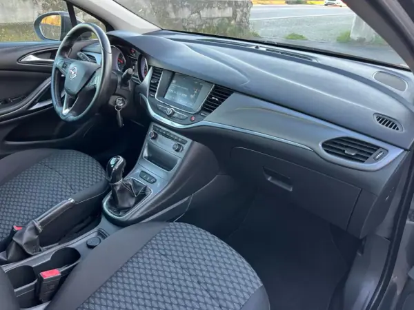 Opel Astra 2016 - 13990 EUR, 190000 km - AUTO.MOTO.pt - 190000km - foto 13 de 33