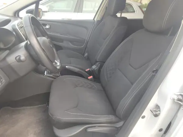 Renault Clio Sport Tourer 2019 - 11990 EUR, 130000 km - AUTO.MOTO.pt - 130000km - foto 5 de 11