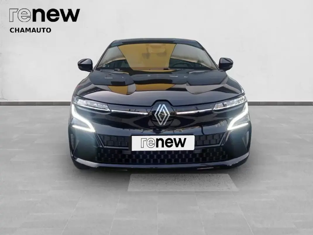 Renault Mégane E-Tech 2026 - 35000 EUR, 3000 km - AUTO.MOTO.pt - 3000km - foto 5 de 19