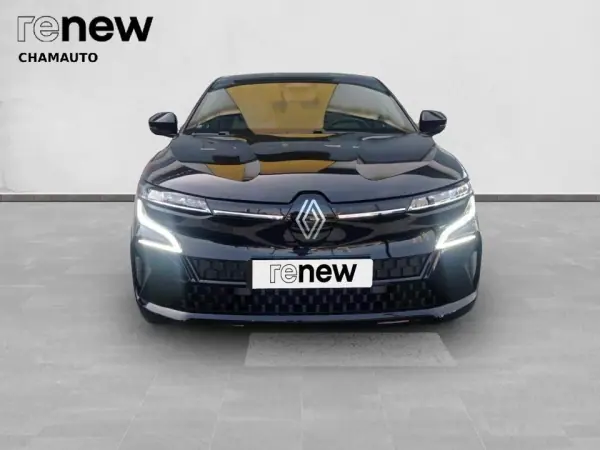Renault Mégane E-Tech 2026 - 35000 EUR, 3000 km - AUTO.MOTO.pt - 3000km - foto 5 de 19