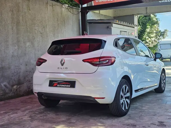Renault Clio 2023 - 11999 EUR, 115000 km - AUTO.MOTO.pt - 115000km - foto 11 de 14