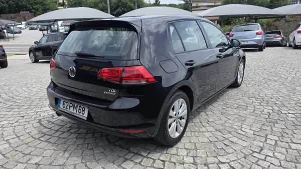 Volkswagen Golf 2015 - 14540 EUR, 135000 km - AUTO.MOTO.pt - 135000km - foto 8 de 26