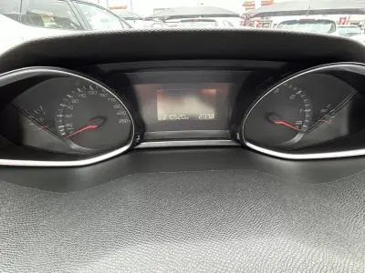 Peugeot 308 2015 - 10750 EUR, 210520 km - 210520km - foto 12 de 22