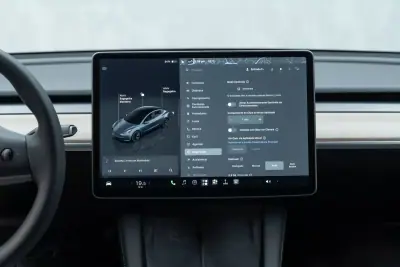 Tesla Model 3 2023 - 31950 EUR, 88000 km - 88000km - foto 40 de 48