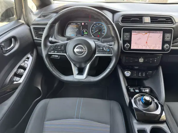 Nissan Leaf 2022 - 26950 EUR, 33000 km - AUTO.MOTO.pt - 33000km - foto 24 de 33