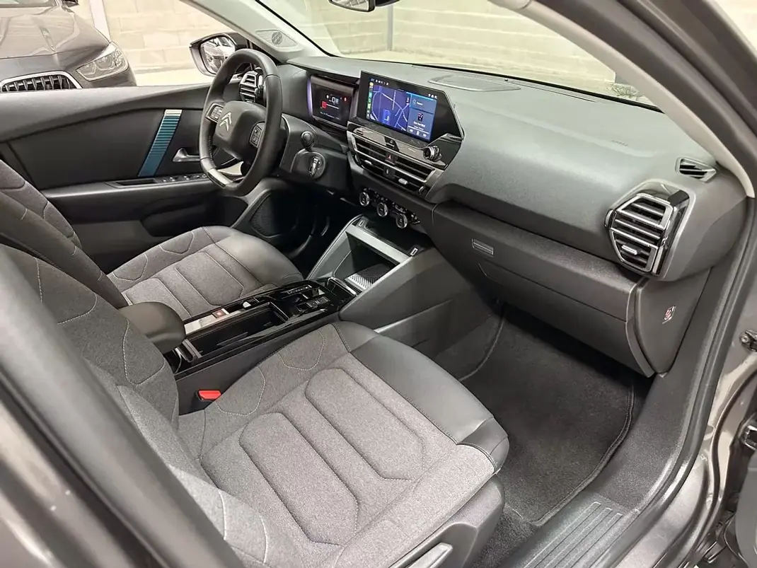 Citroën e-C4 2024 - 22950 EUR, 11949 km - AUTO.MOTO.pt - 11949km - foto 10 de 55