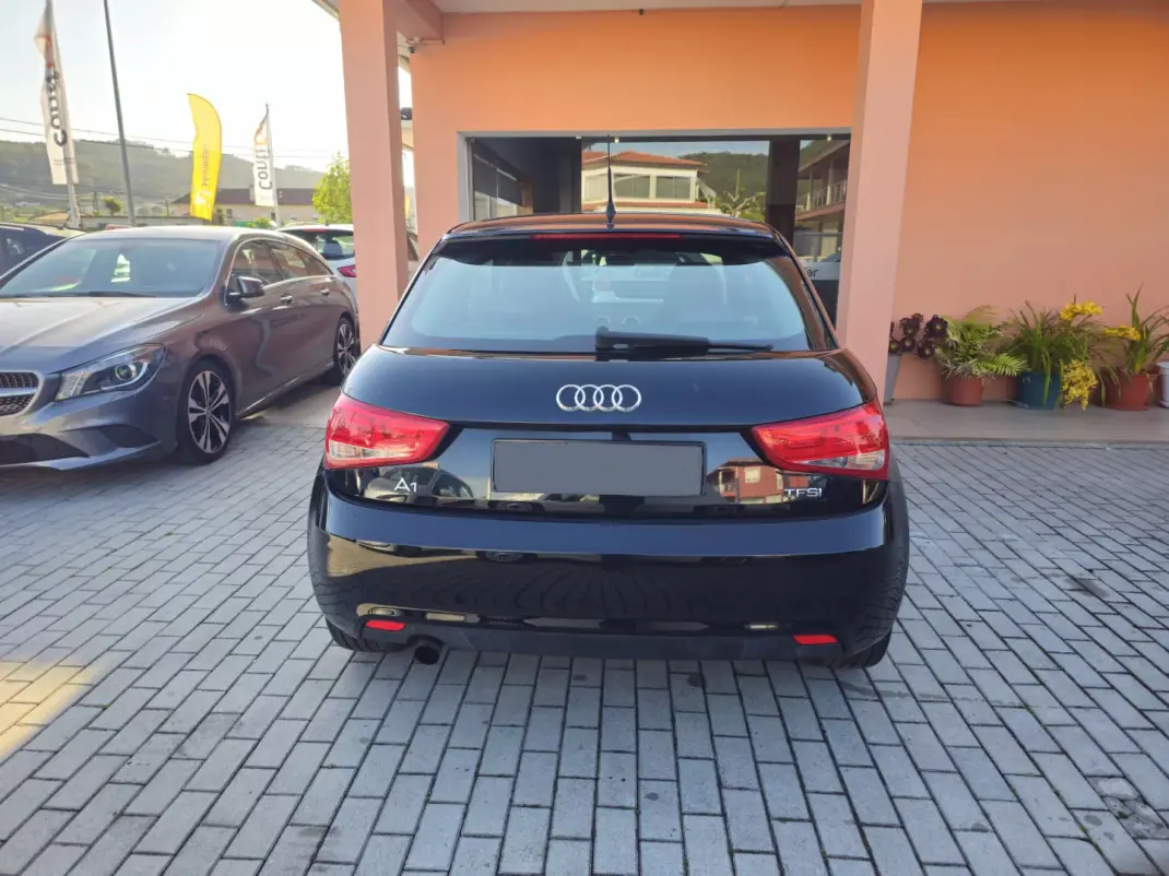 Audi A1 2012 - 8990 EUR, 159195 km - AUTO.MOTO.pt - 159195km - foto 5 de 12