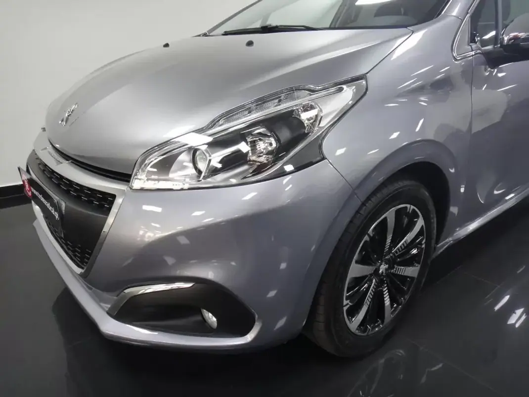 Peugeot 208 2019 - 11490 EUR, 71000 km - 71000km - foto 18 de 24