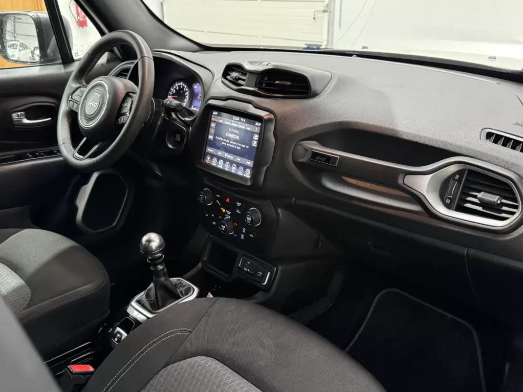 Jeep Renegade 2021 - 18490 EUR, 55000 km - AUTO.MOTO.pt - 55000km - foto 26 de 28