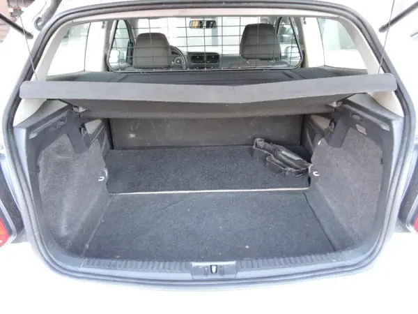 VW 1.2 TDi Confortline 2013 - 6900 EUR, 267000 km - AUTO.MOTO.pt - 267000km - foto 6 de 6