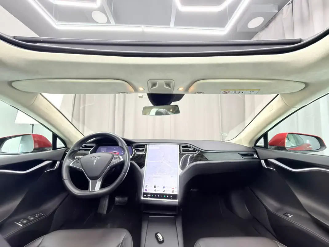 Tesla Model S 2016 - 20999 EUR, 164000 km - AUTO.MOTO.pt - 164000km - foto 9 de 20