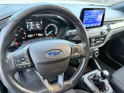 Ford Focus SW 2021 - 14900 EUR, 128000 km - AUTO.MOTO.pt - 128000km - foto 7 de 18