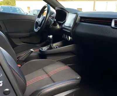 Renault Clio 2020 - 17400 EUR, 98175 km - AUTO.MOTO.pt - 98175km - foto 7 de 10