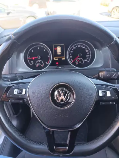 Volkswagen Golf Variant 2017 - 15900 EUR, 173000 km - AUTO.MOTO.pt - 173000km - foto 14 de 16
