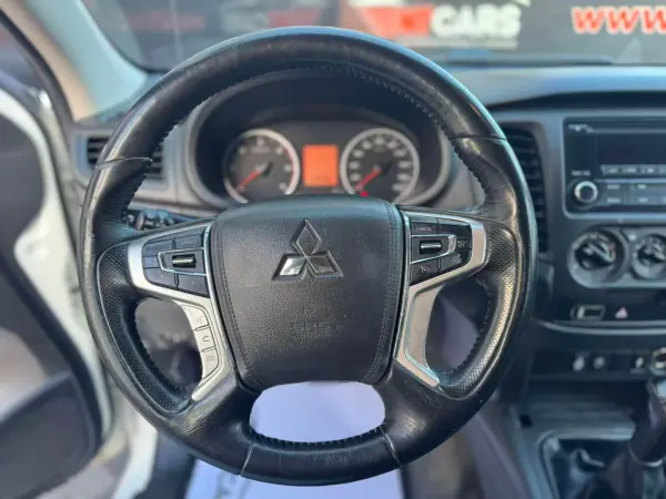 Mitsubishi L200 2019 - 27900 EUR, 174579 km - AUTO.MOTO.pt - 174579km - foto 4 de 19