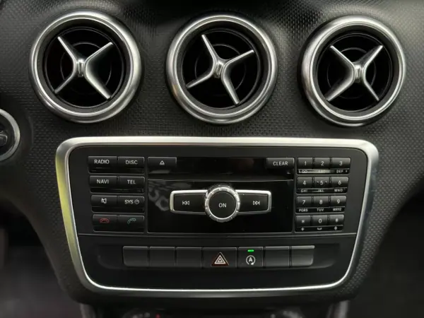 Mercedes-Benz A 180 2015 - 14950 EUR, 180700 km - AUTO.MOTO.pt - 180700km - foto 14 de 37