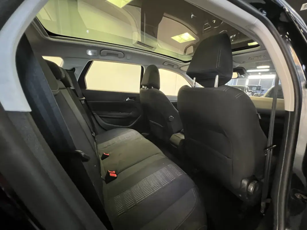 Peugeot 308 SW 2016 - 10990 EUR, 160000 km - 160000km - foto 9 de 42