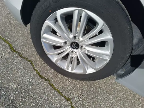 Citroën C4 2015 - 10500 EUR, 53000 km - AUTO.MOTO.pt - 53000km - foto 36 de 37