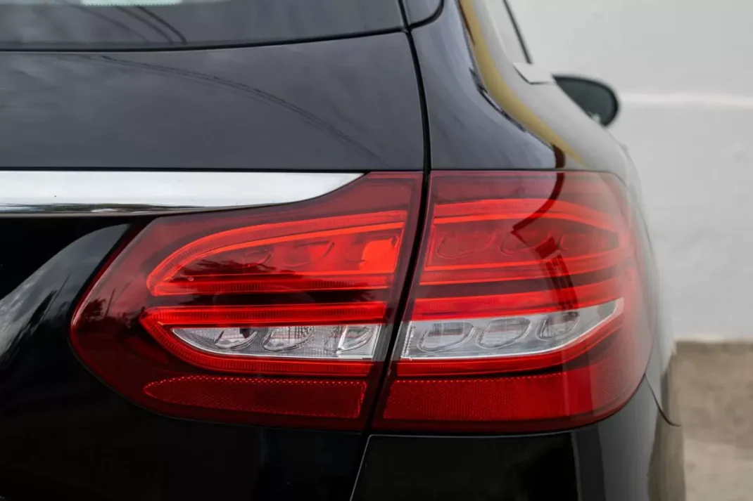 Mercedes-Benz C 220 2017 - 22750 EUR, 192000 km - AUTO.MOTO.pt - 192000km - foto 8 de 40