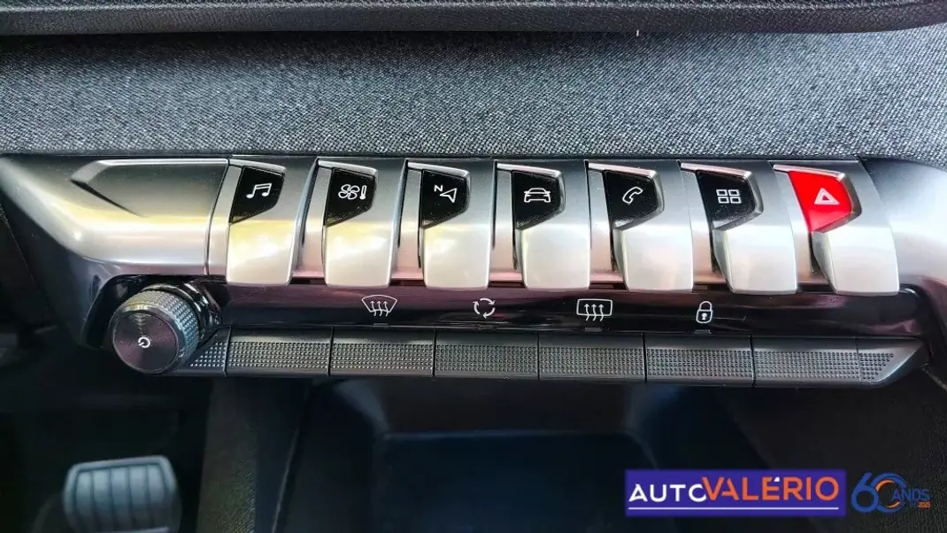 Peugeot 3008 2019 - 20950 EUR, 75140 km - 75140km - foto 23 de 39