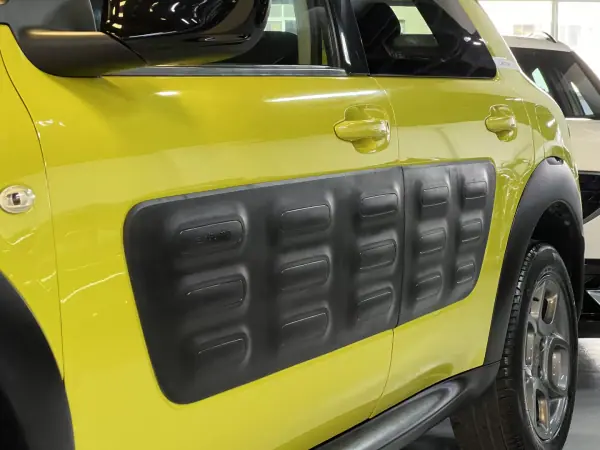 Citroën C4 Cactus 2015 - 8990 EUR, 175000 km - AUTO.MOTO.pt - 175000km - foto 34 de 35