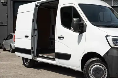Renault Master 2023 - 23500 EUR, 81000 km - AUTO.MOTO.pt - 81000km - foto 5 de 18