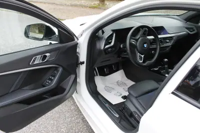 BMW 116 2020 - 22990 EUR, 121000 km - AUTO.MOTO.pt - 121000km - foto 17 de 33