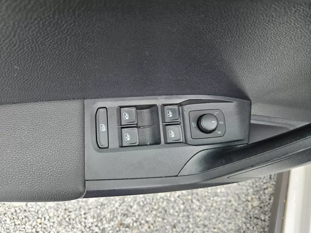 SEAT Arona 2018 - 15500 EUR, 115150 km - AUTO.MOTO.pt - 115150km - foto 18 de 51