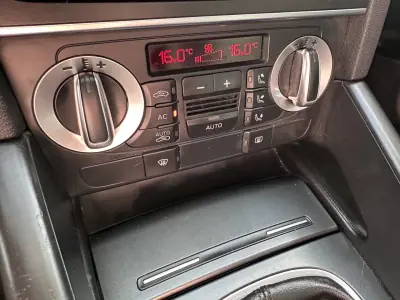 Audi A3 Sportback 2009 - 6500 EUR, 330000 km - AUTO.MOTO.pt - 330000km - foto 16 de 35