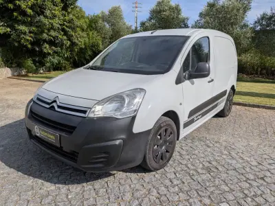 Citroën Berlingo 2016 - 8750 EUR, 220000 km - AUTO.MOTO.pt - 220000km - foto 2 de 10