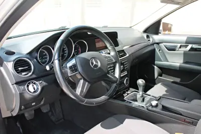 Mercedes-Benz C 220 2013 - 15900 EUR, 122723 km - AUTO.MOTO.pt - 122723km - foto 12 de 27