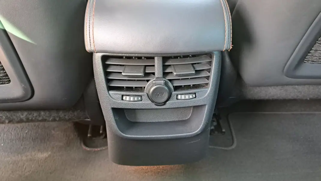 Peugeot 508 RXH 2012 - 8900 EUR, 236877 km - AUTO.MOTO.pt - 236877km - foto 19 de 33