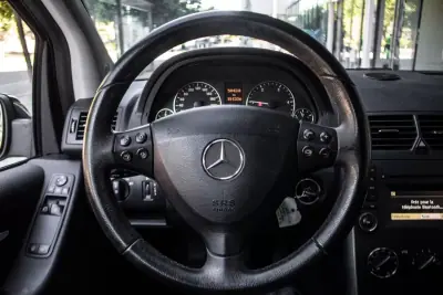 Mercedes-Benz A 180 2013 - 7450 EUR, 181326 km - AUTO.MOTO.pt - 181326km - foto 12 de 31