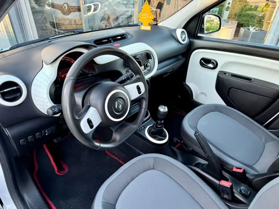 Renault Twingo 2020 - 10990 EUR, 79857 km - AUTO.MOTO.pt - 79857km - foto 9 de 12
