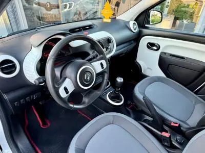 Renault Twingo 2020 - 10990 EUR, 79857 km - AUTO.MOTO.pt - 79857km - foto 9 de 12