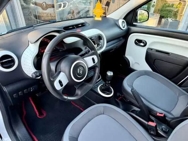 Renault Twingo 2020 - 10990 EUR, 79857 km - AUTO.MOTO.pt - 79857km - foto 9 de 12