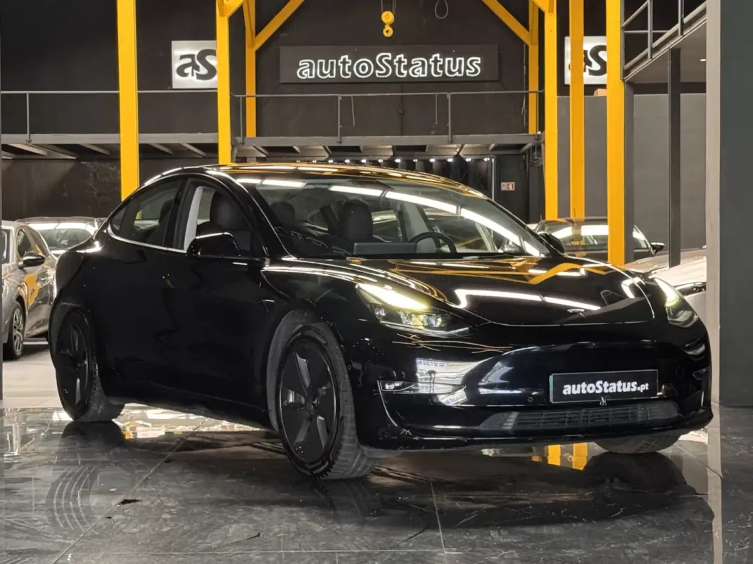 Tesla Model 3 2022 - 30990 EUR, 105300 km - AUTO.MOTO.pt - 105300km - foto 2 de 26