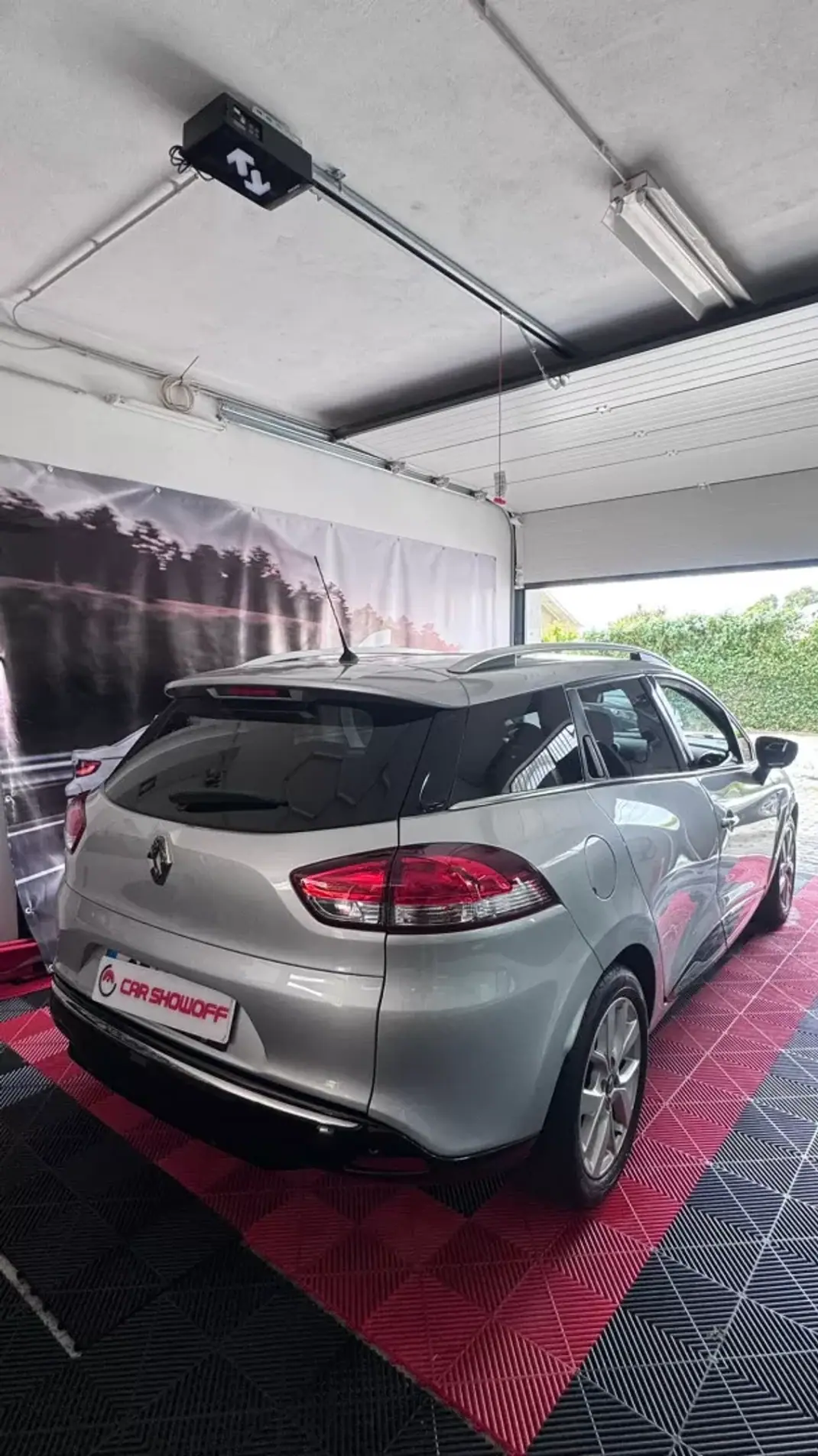 Renault Clio Sport Tourer 2019 - 9900 EUR, 178000 km - AUTO.MOTO.pt - 178000km - foto 12 de 12