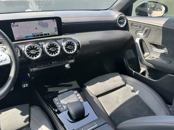 Mercedes-Benz CLA 250 2023 - 34500 EUR, 57000 km - AUTO.MOTO.pt - 57000km - foto 44 de 84