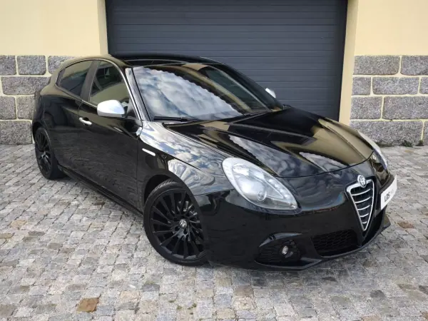Alfa Romeo Giulietta 2011 - 8490 EUR, 155565 km - AUTO.MOTO.pt - 155565km - foto 2 de 19
