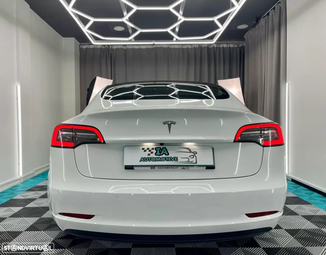 Tesla Model 3 2020 - 21500 EUR, 177500 km - 177500km - foto 6 de 20