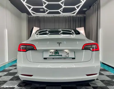 Tesla Model 3 2020 - 19999 EUR, 177500 km - AUTO.MOTO.pt - 177500km - foto 6 de 20
