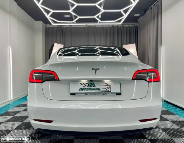 Tesla Model 3 2020 - 19999 EUR, 177500 km - AUTO.MOTO.pt - 177500km - foto 6 de 20
