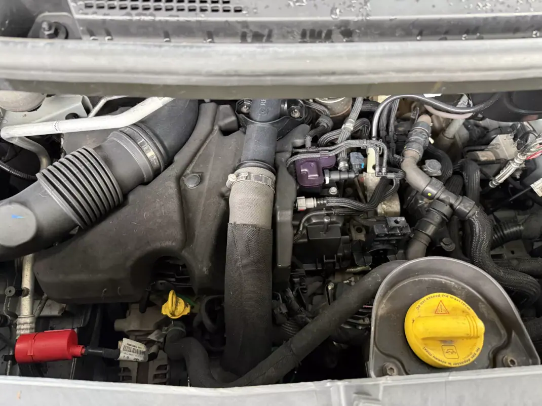 Renault Master 2.3 Dci L3 3.5T 135 cv C.Dupla 2021 - 26750 EUR, 84000 km - AUTO.MOTO.pt - 84000km - foto 29 de 31