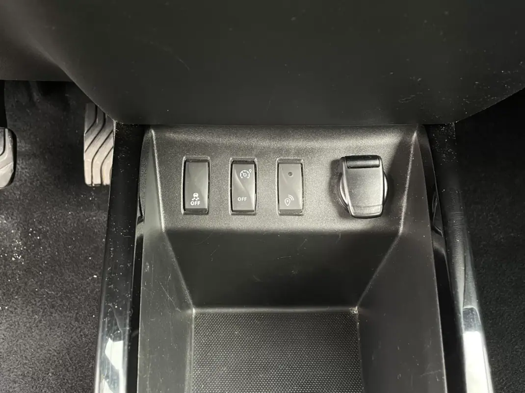 Dacia Spring 2021 - 10850 EUR, 17296 km - AUTO.MOTO.pt - 17296km - foto 24 de 32