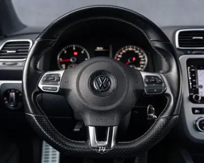 Volkswagen Scirocco 2013 - 16990 EUR, 153299 km - AUTO.MOTO.pt - 153299km - foto 29 de 49