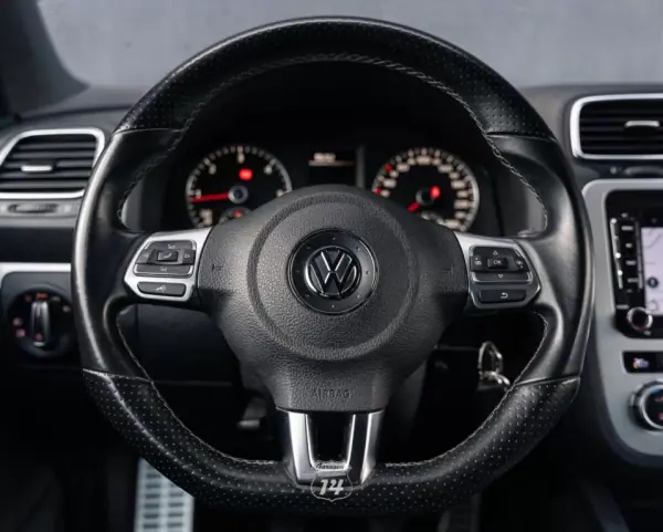 Volkswagen Scirocco 2013 - 16990 EUR, 153299 km - AUTO.MOTO.pt - 153299km - foto 29 de 49