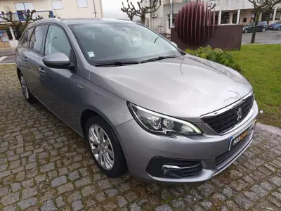 Peugeot 308 SW 2019 - 12990 EUR, 147066 km - AUTO.MOTO.pt - 147066km - foto 3 de 12