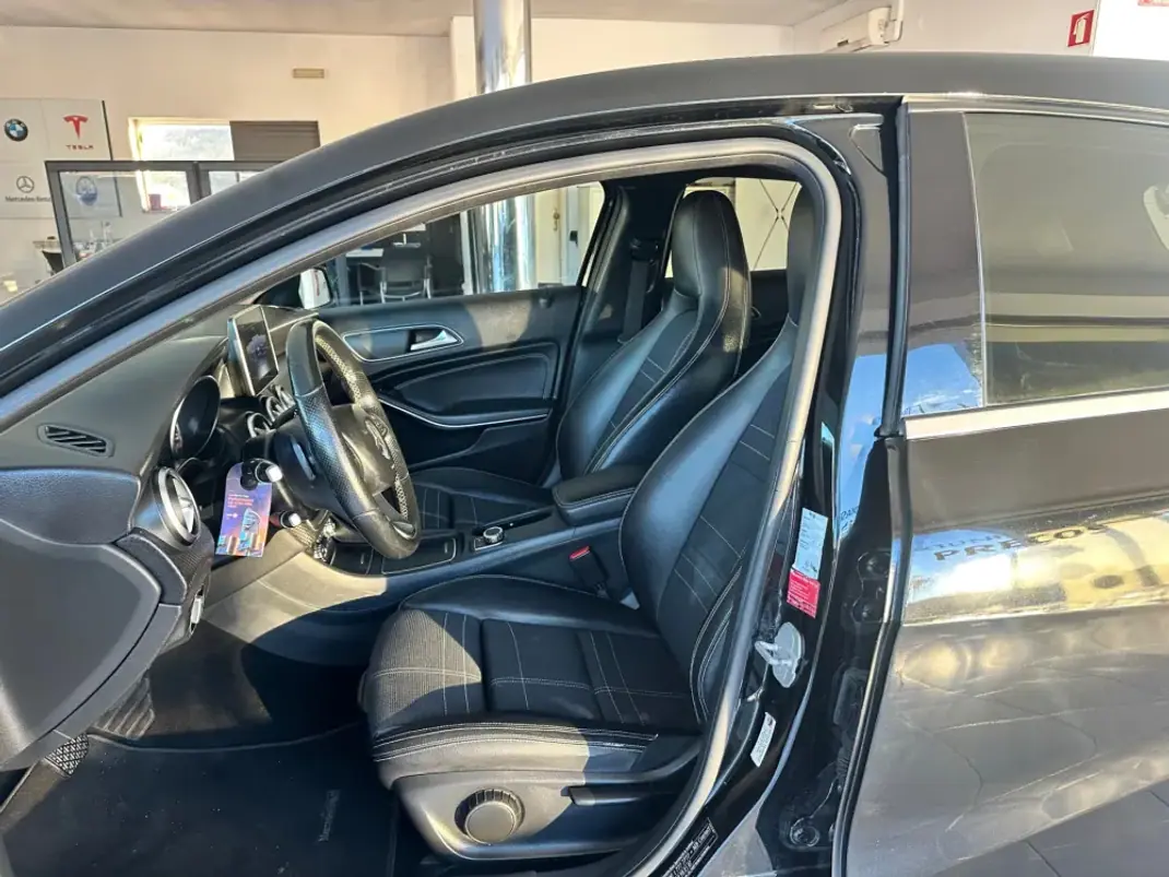 Mercedes-Benz A 180 2015 - 16690 EUR, 178000 km - 178000km - foto 9 de 26